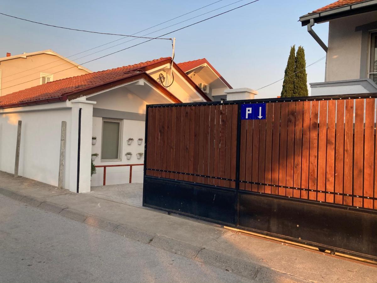Tiki Apartments Гевгелия Экстерьер фото